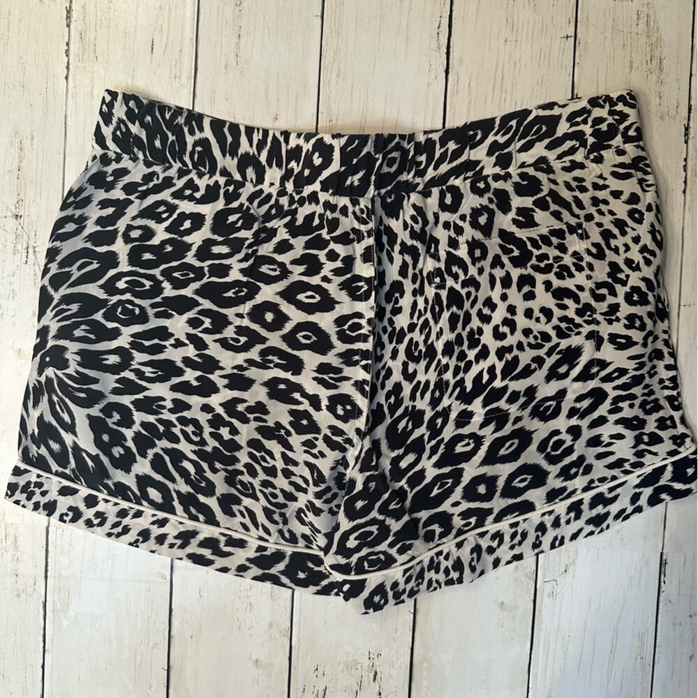 Equipment Lillian Silk Pajama Set size XS Cheetah Long Sleeve Shorts Sleepwear - Picture 5 of 12